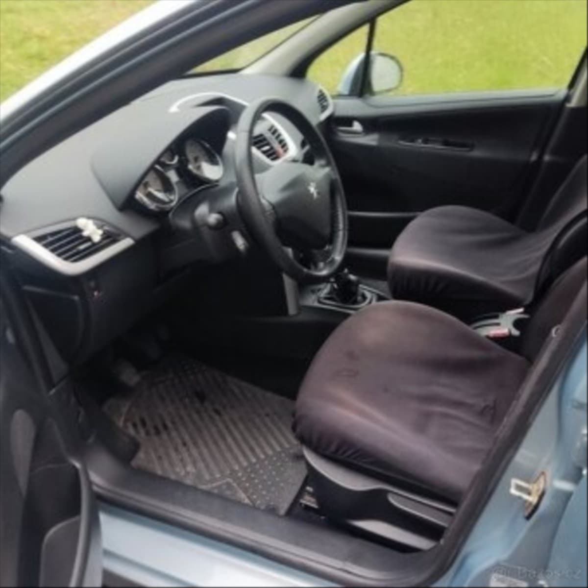 2012 Peugeot 207 - 21