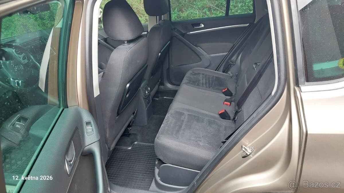 2012 Volkswagen TIGUAN - 9