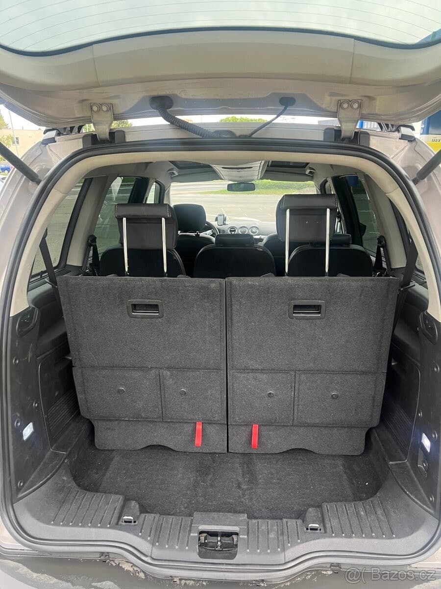 2010 Ford GALAXY - 33
