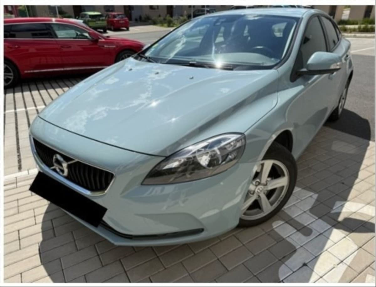 2018 Volvo V40