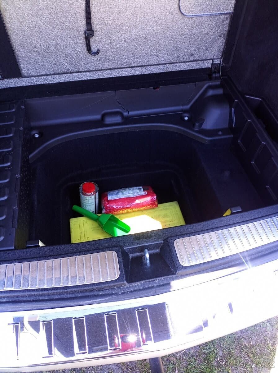 2012 Mercedes-Benz GLK - 10