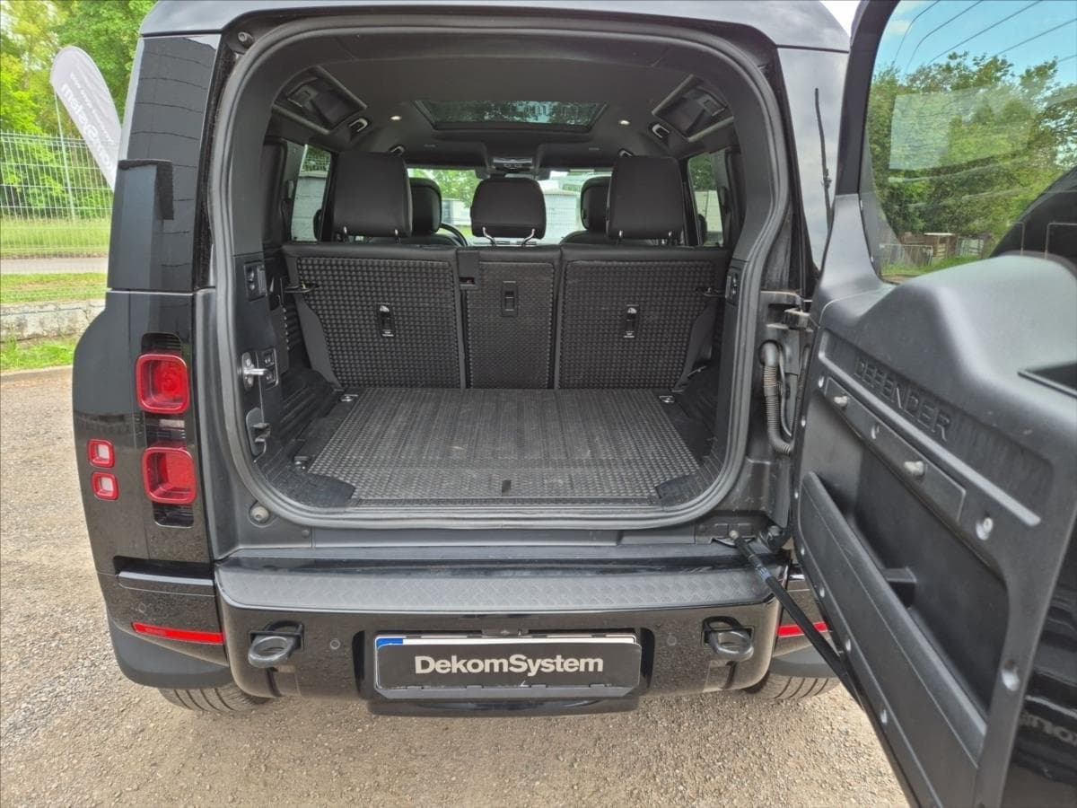 2022 Land Rover DEFENDER - 25