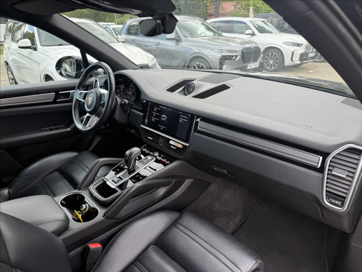 2018 Porsche CAYENNE - 25