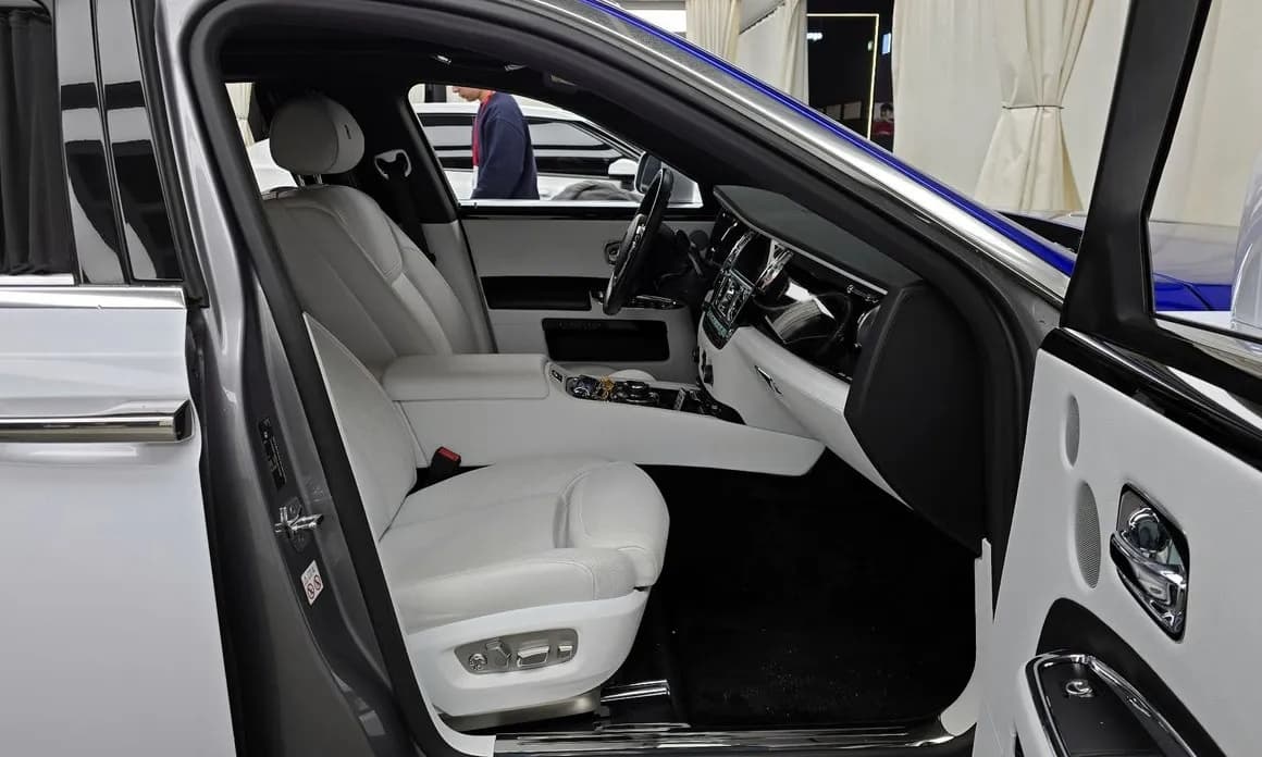 2019 Rolls-Royce GHOST - 31