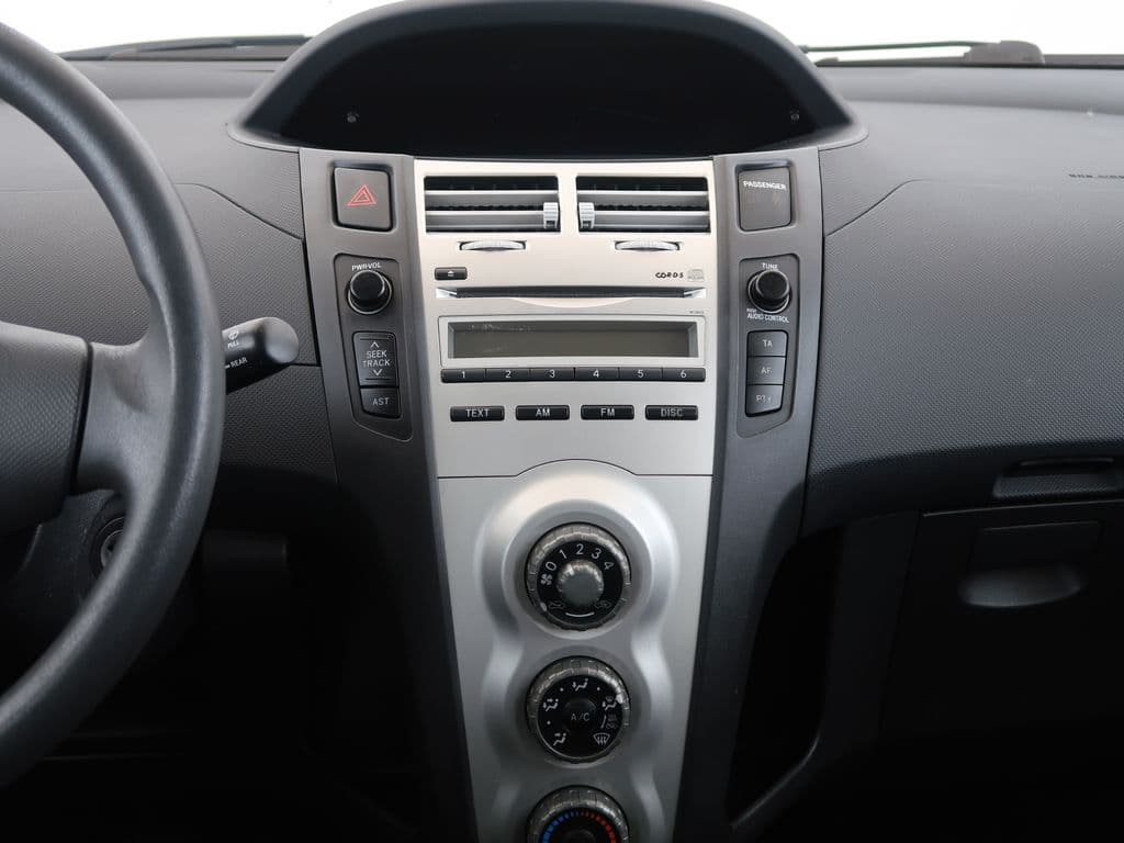 2008 Toyota YARIS - 31