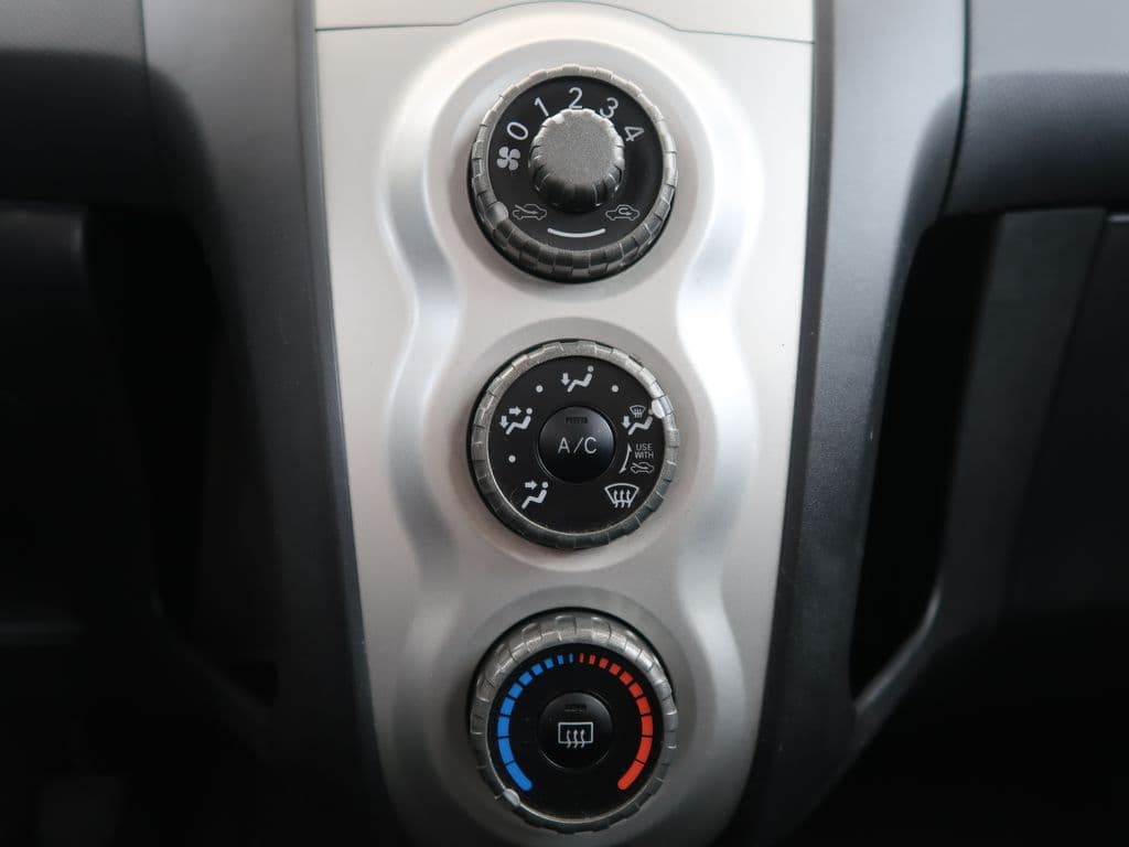 2008 Toyota YARIS - 35