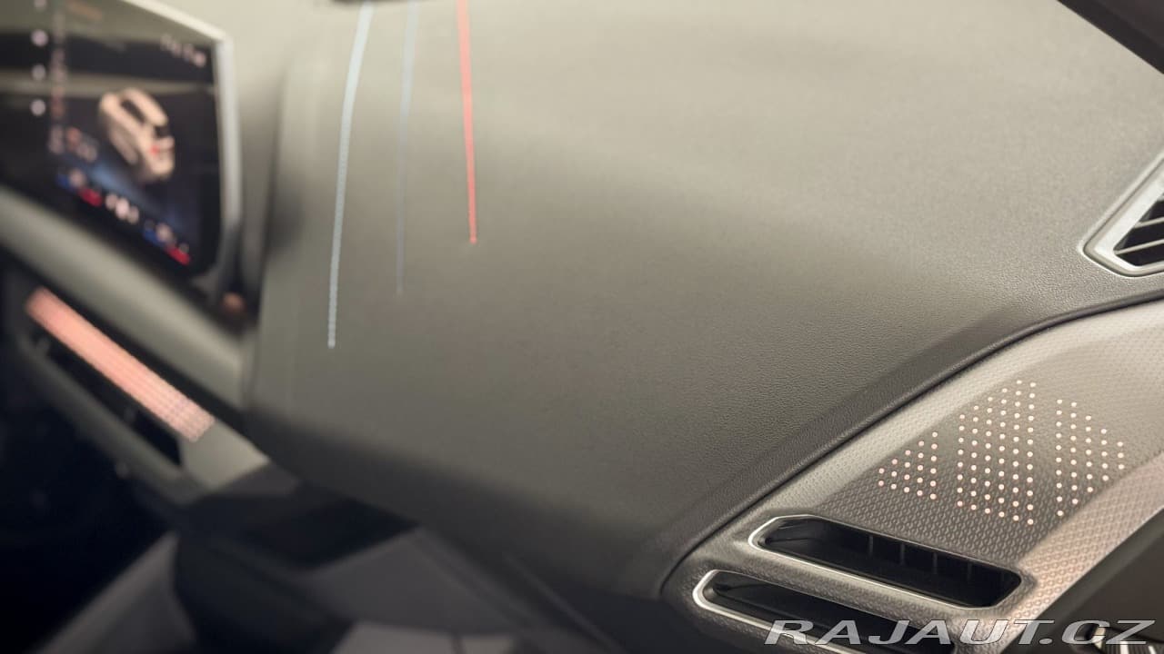 2025 BMW 1-SERIES - 12