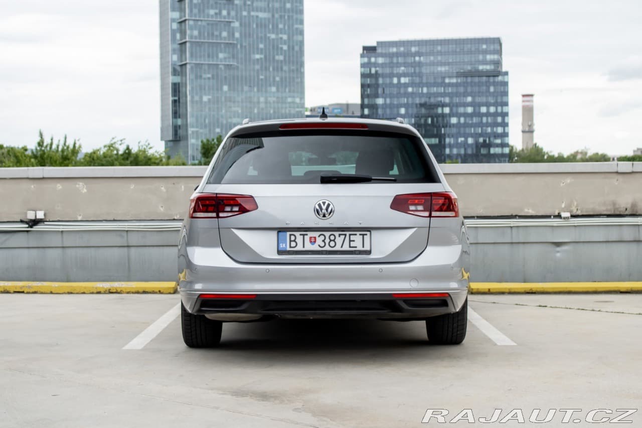 2020 Volkswagen PASSAT - 8