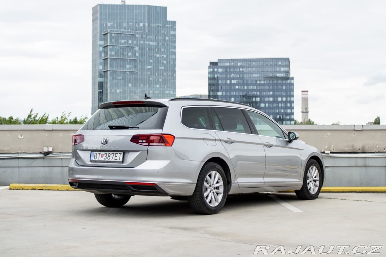 2020 Volkswagen PASSAT - 9