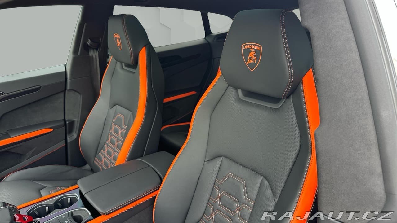2025 Lamborghini URUS - 11