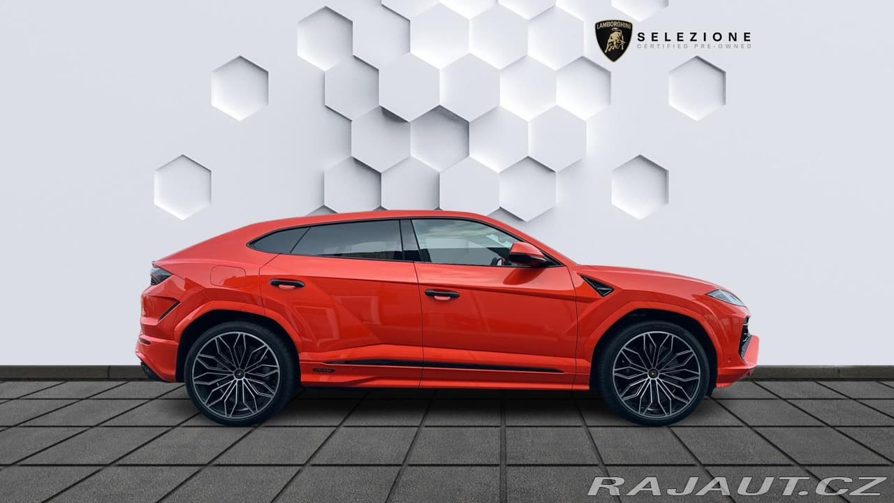 2025 Lamborghini URUS - 2