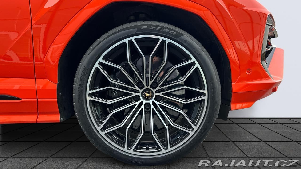 2025 Lamborghini URUS - 6
