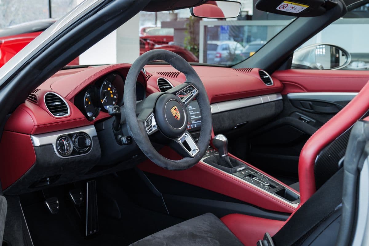 2020 Porsche 718 - 5