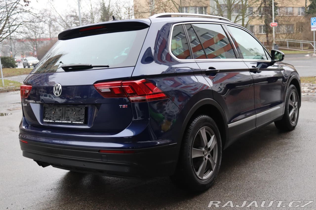 2017 Volkswagen TIGUAN - 11