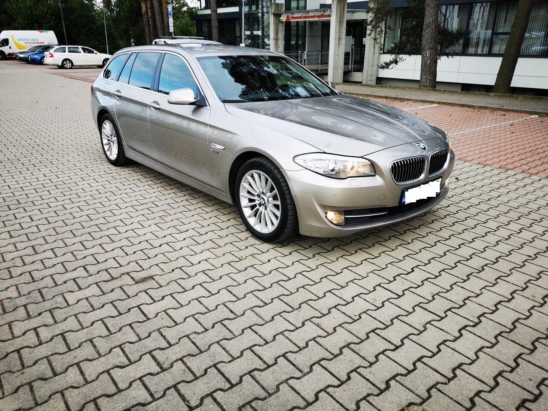 2011 BMW 5-SERIES - 8