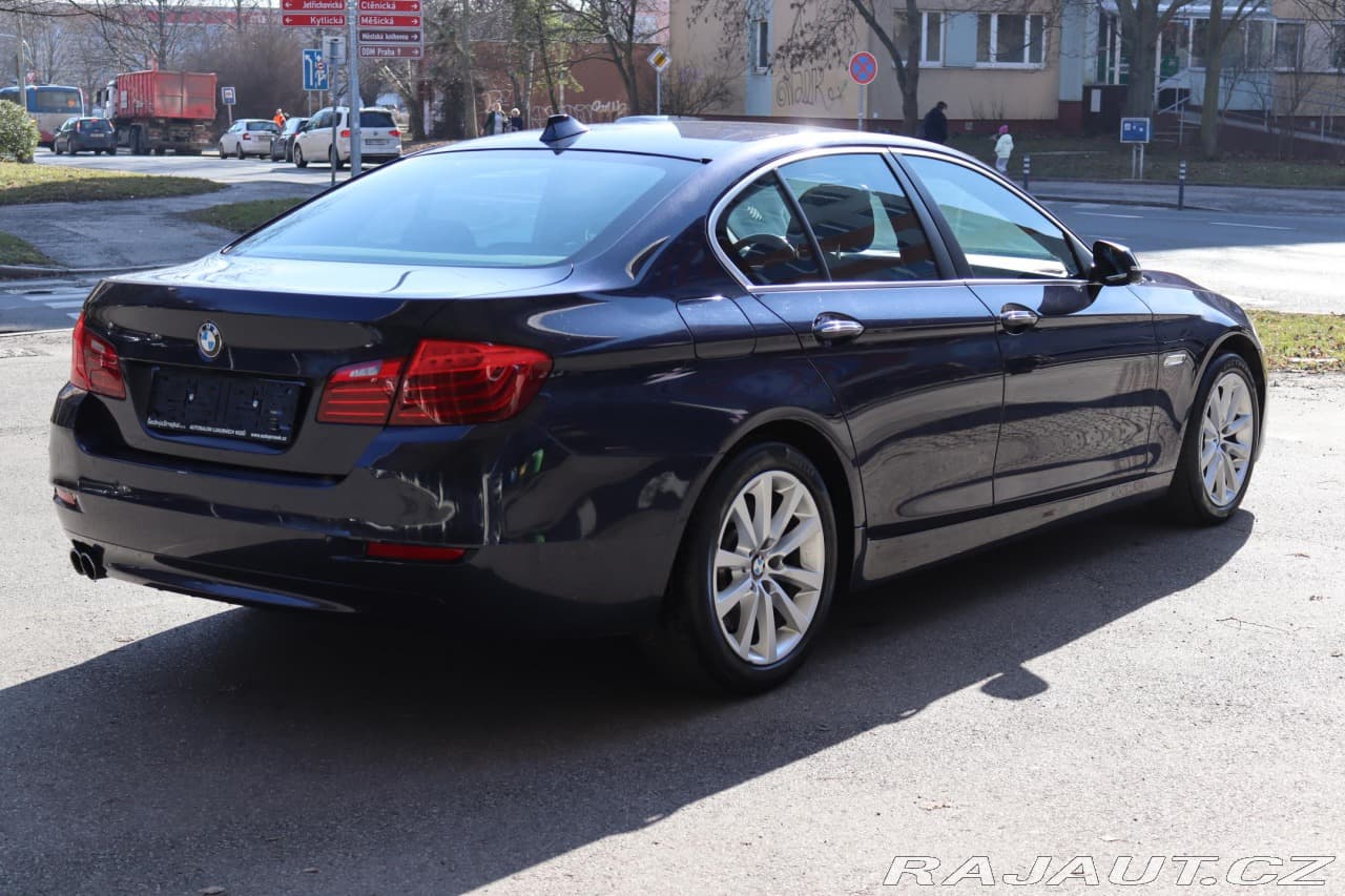 2013 BMW 5-SERIES - 11