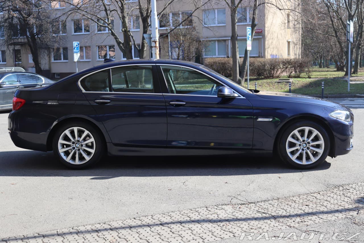 2013 BMW 5-SERIES - 9