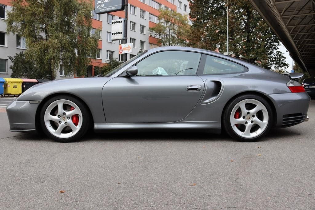 2001 Porsche 911 - 18