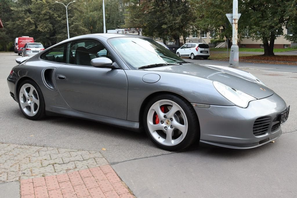 2001 Porsche 911 - 8