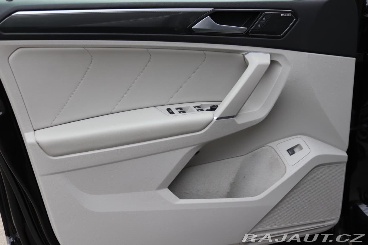 2017 Volkswagen TIGUAN - 19