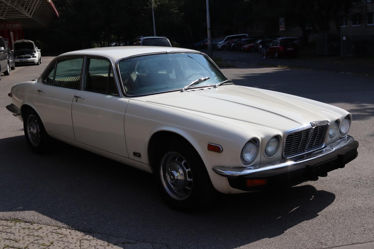 1975 Jaguar XJ - 6