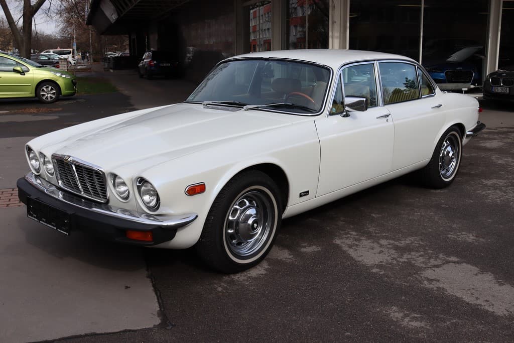 1974 Jaguar XJ - 20
