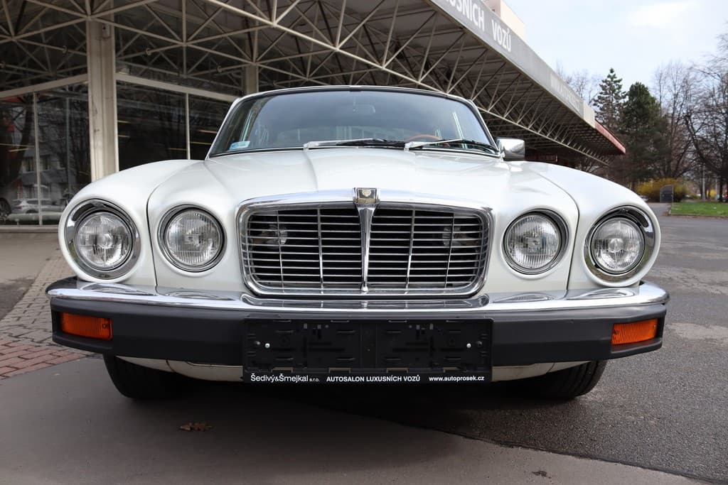1974 Jaguar XJ - 3