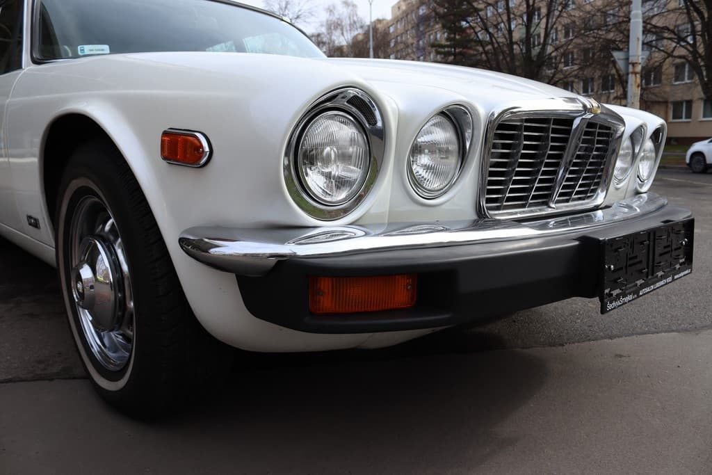 1974 Jaguar XJ - 6