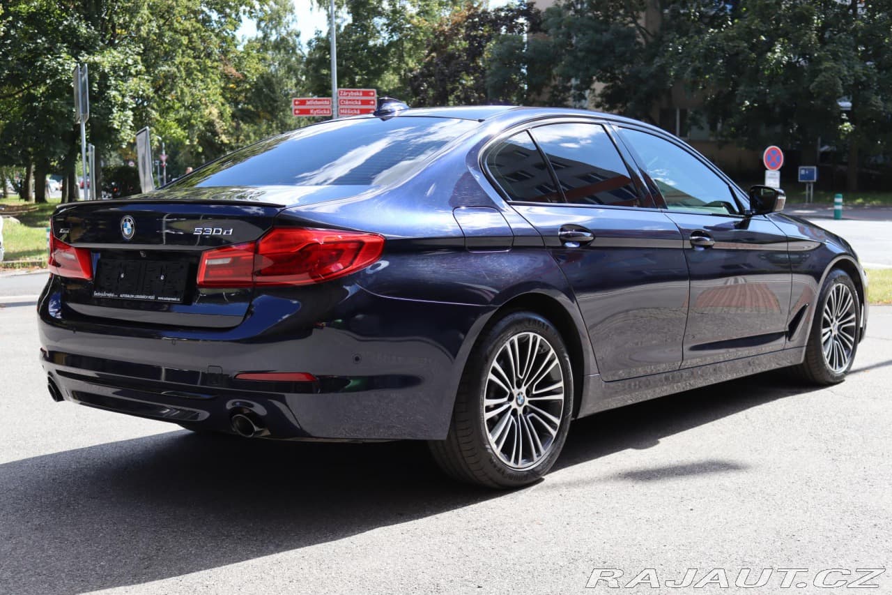2019 BMW 5-SERIES - 11