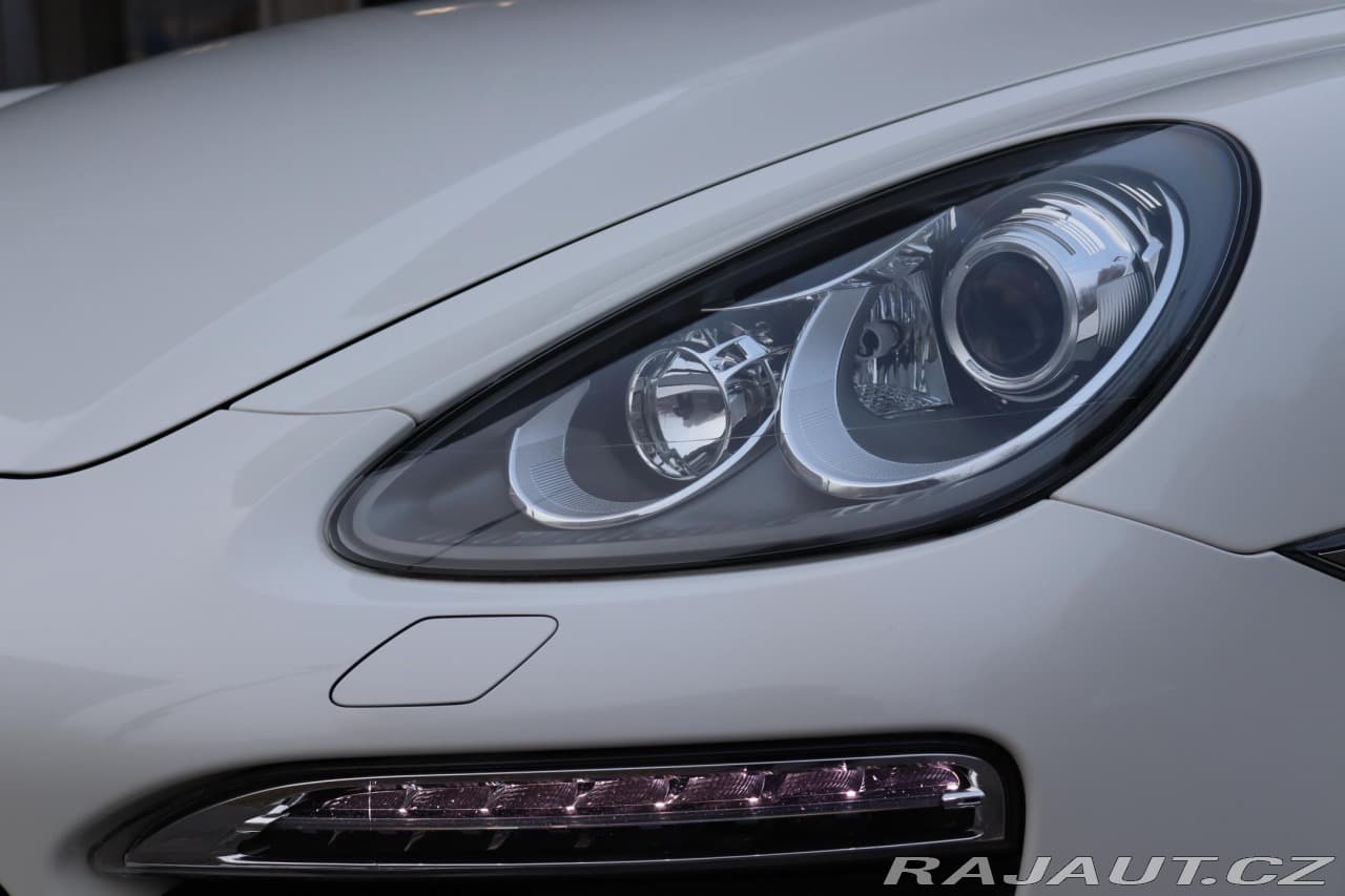 2011 Porsche CAYENNE - 4