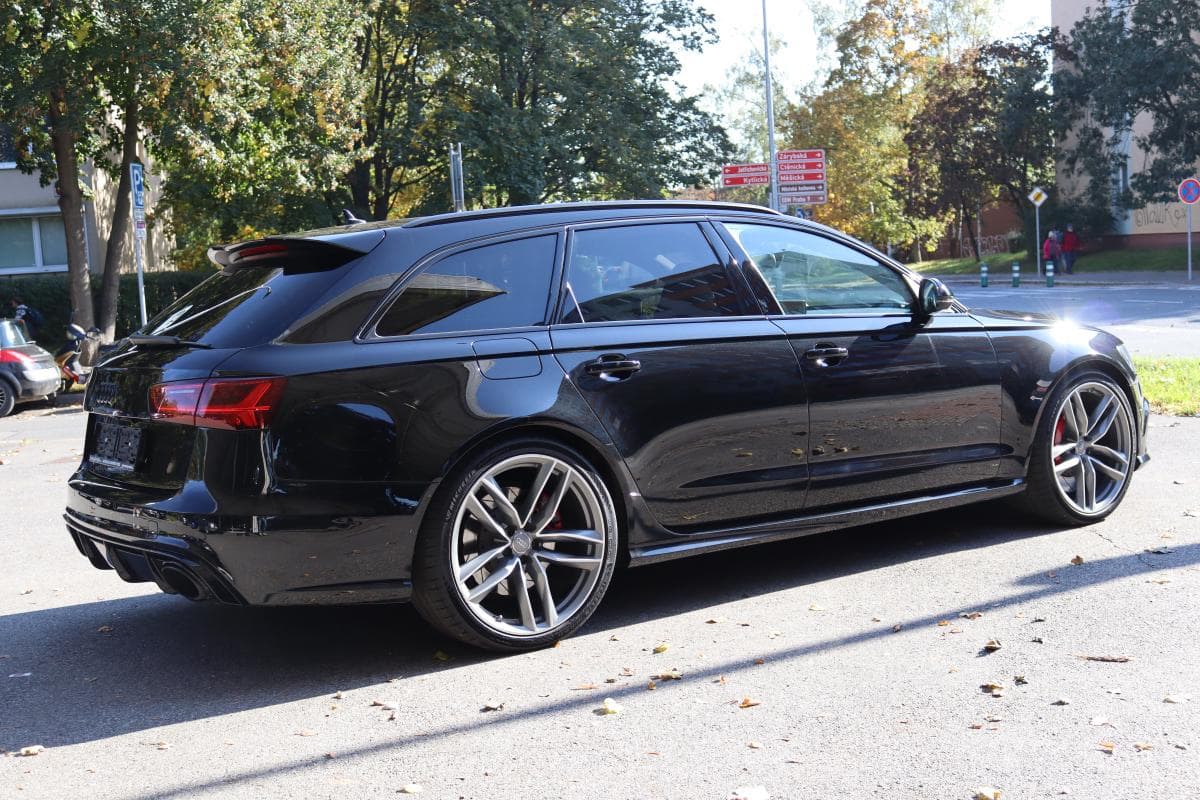 2015 Audi RS6 - 10