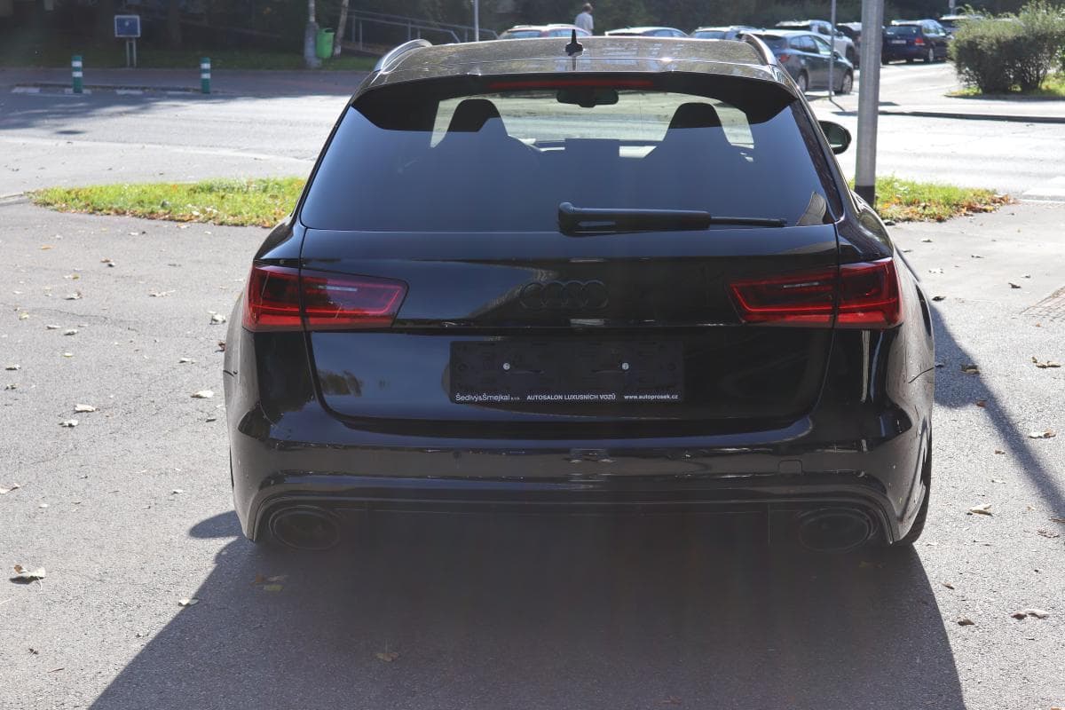 2015 Audi RS6 - 12