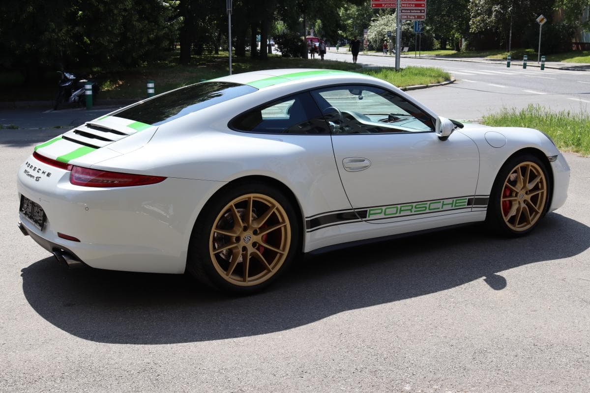 2013 Porsche 911 - 19