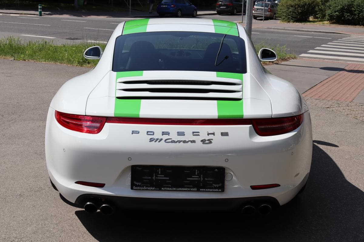 2013 Porsche 911 - 23