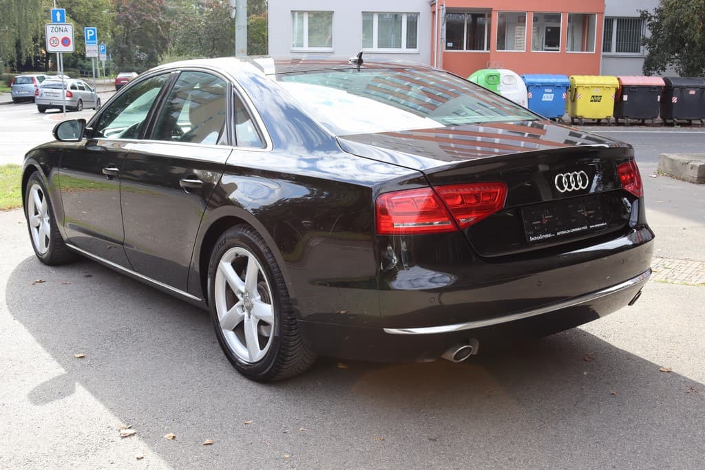 2011 Audi A8 - 13