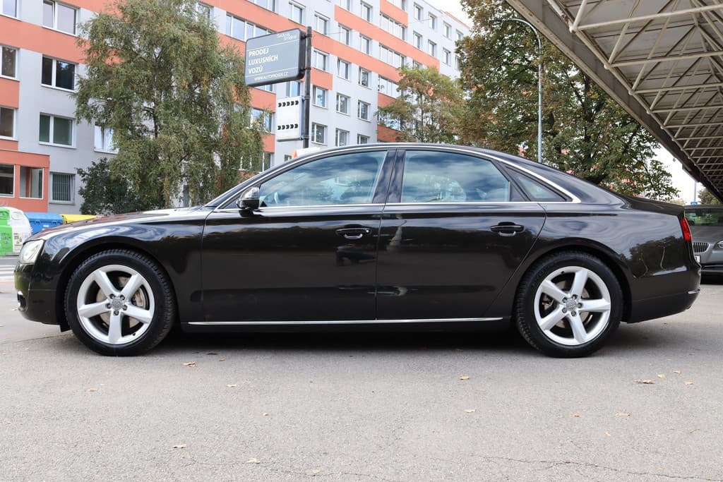 2011 Audi A8 - 16