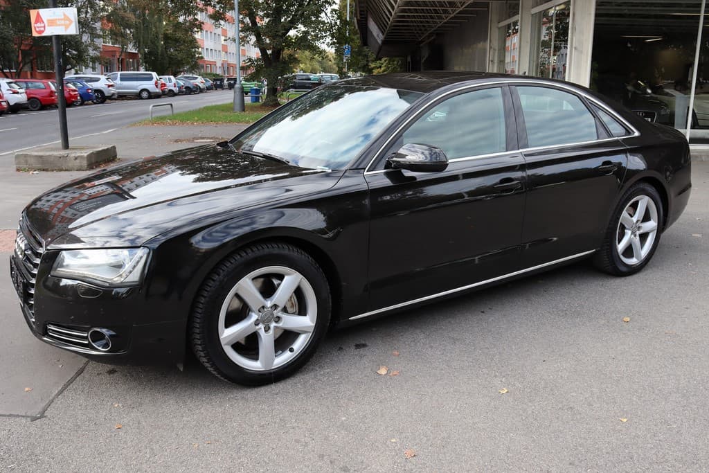 2011 Audi A8 - 17