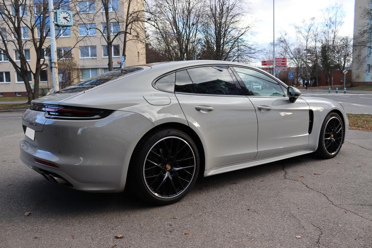 2016 Porsche PANAMERA - 19