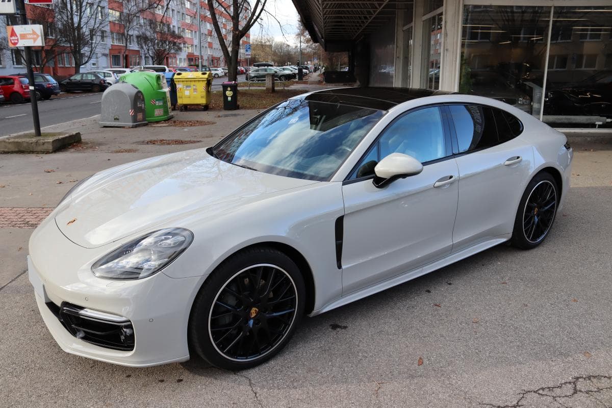 2016 Porsche PANAMERA - 31