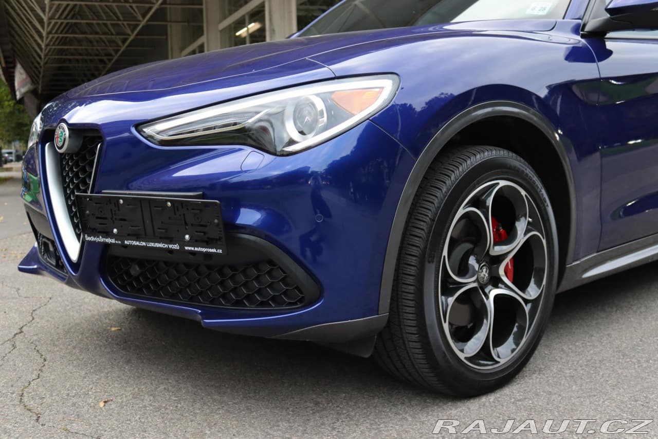 2023 Alfa Romeo STELVIO - 5
