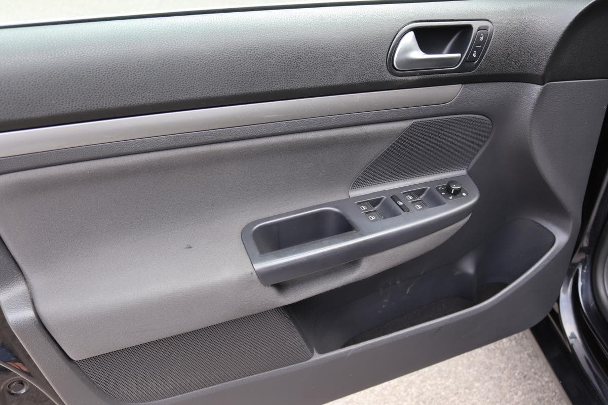 2009 Volkswagen GOLF - 19