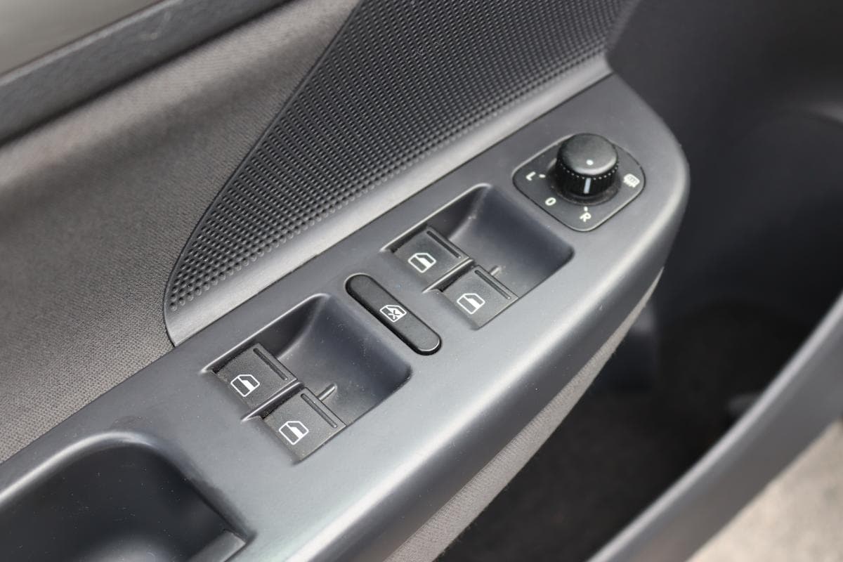 2009 Volkswagen GOLF - 20