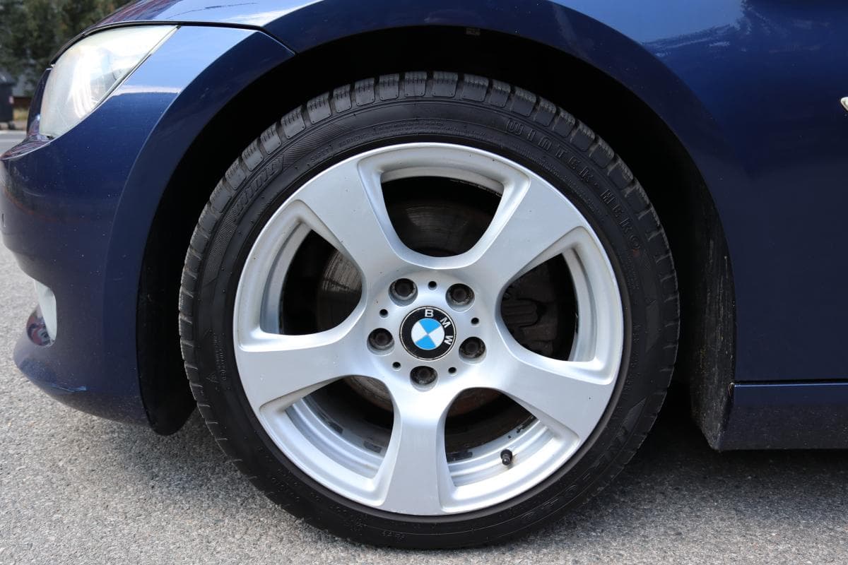 2010 BMW 3-SERIES - 18