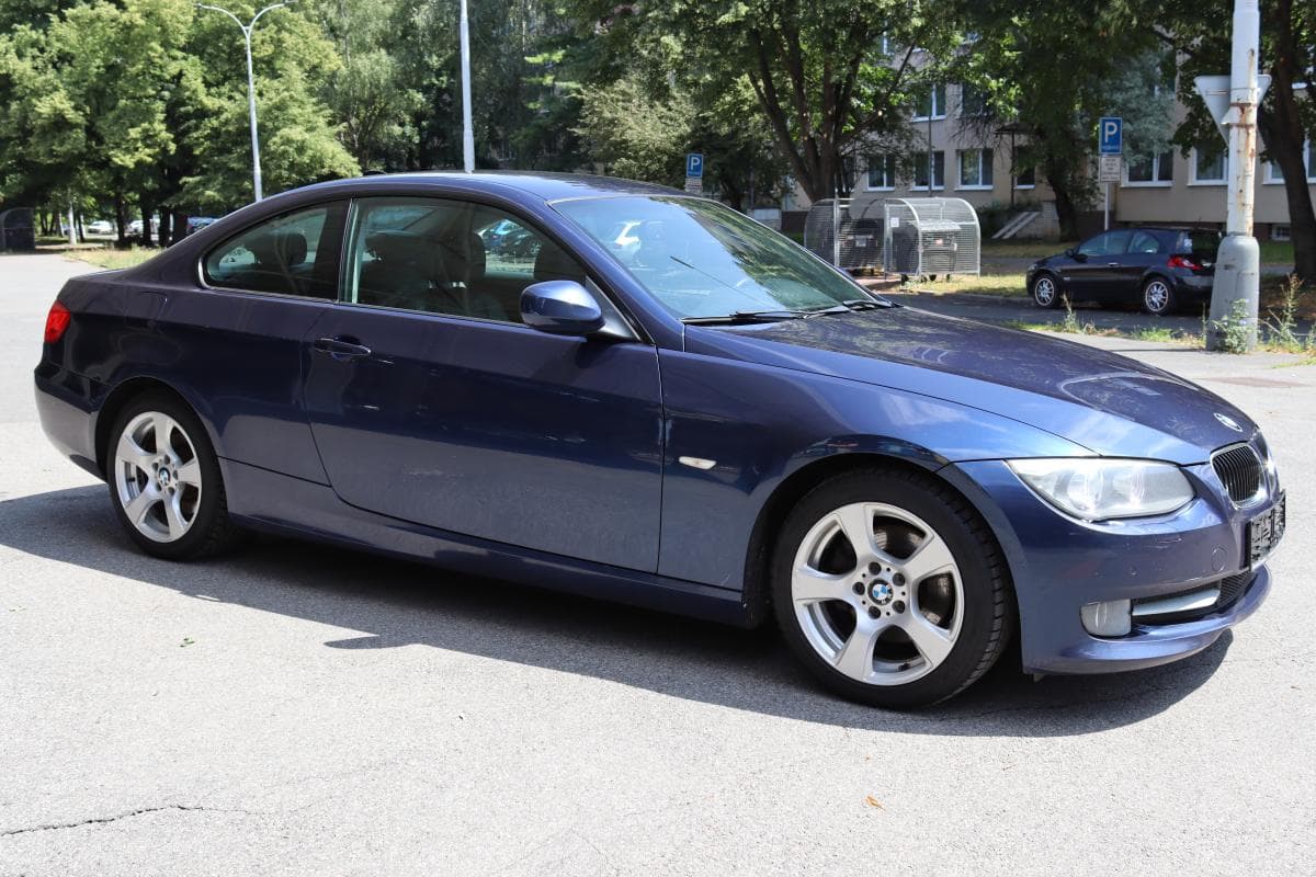 2010 BMW 3-SERIES - 8