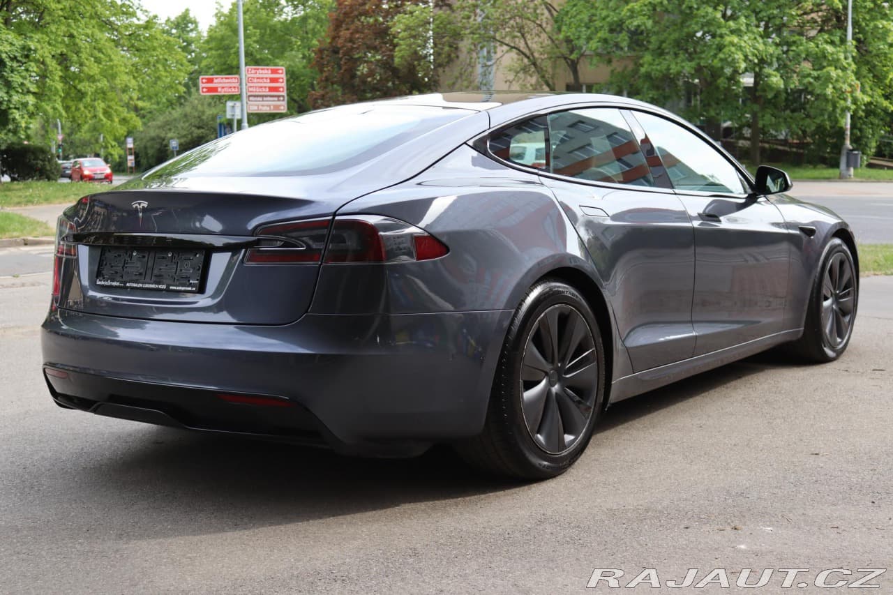 2021 Tesla MODEL S - 11