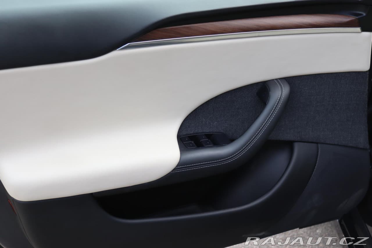 2021 Tesla MODEL S - 19