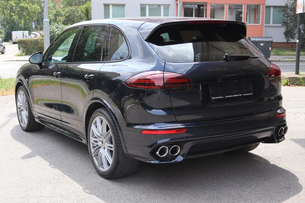 2016 Porsche CAYENNE - 13
