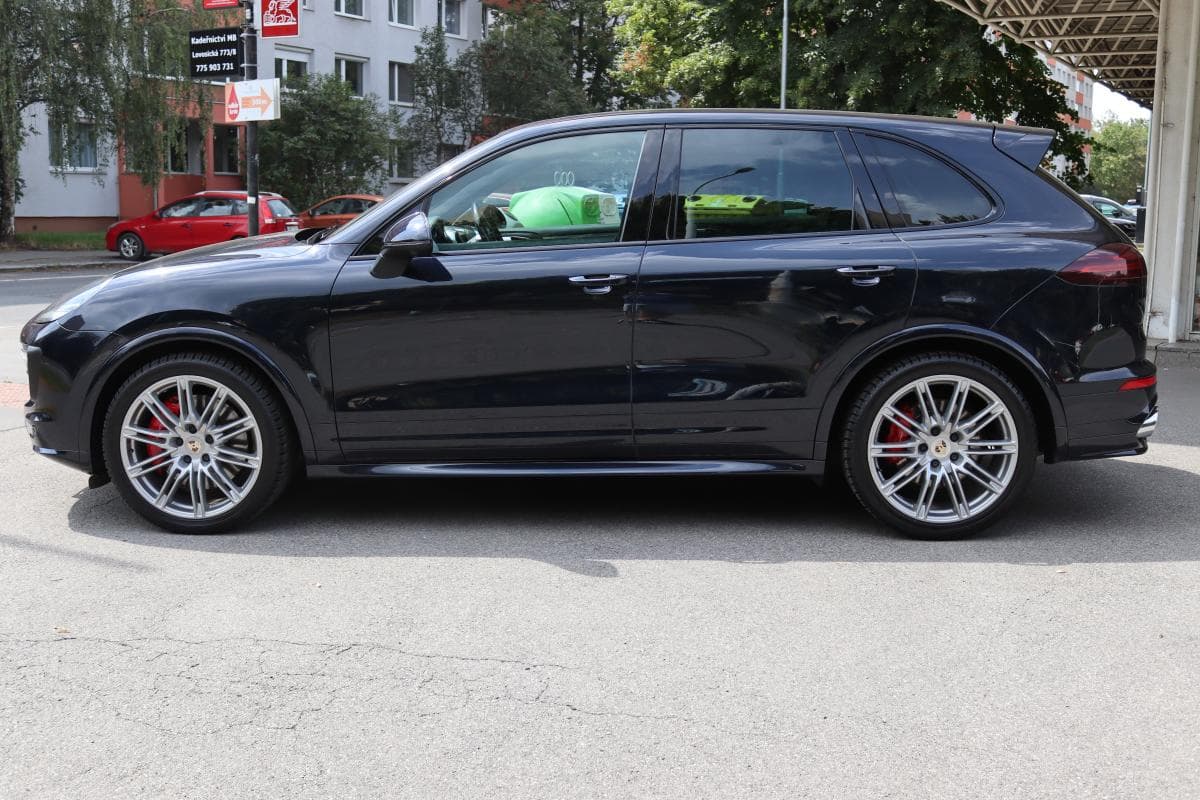 2016 Porsche CAYENNE - 15