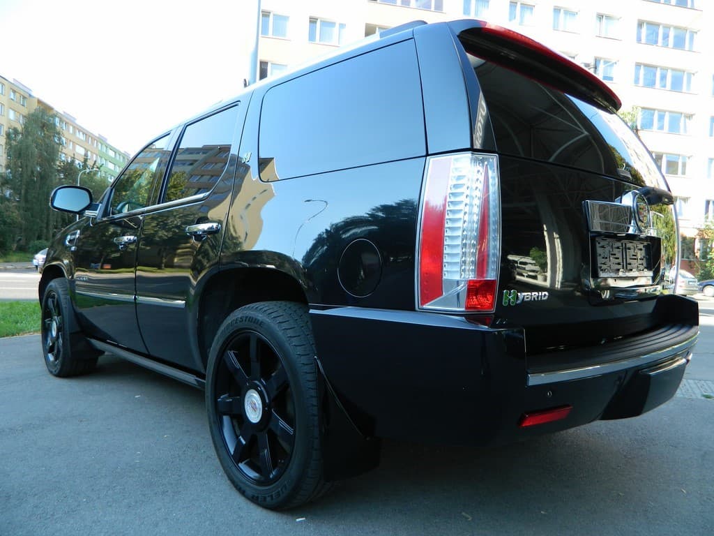 2011 Cadillac ESCALADE - 13