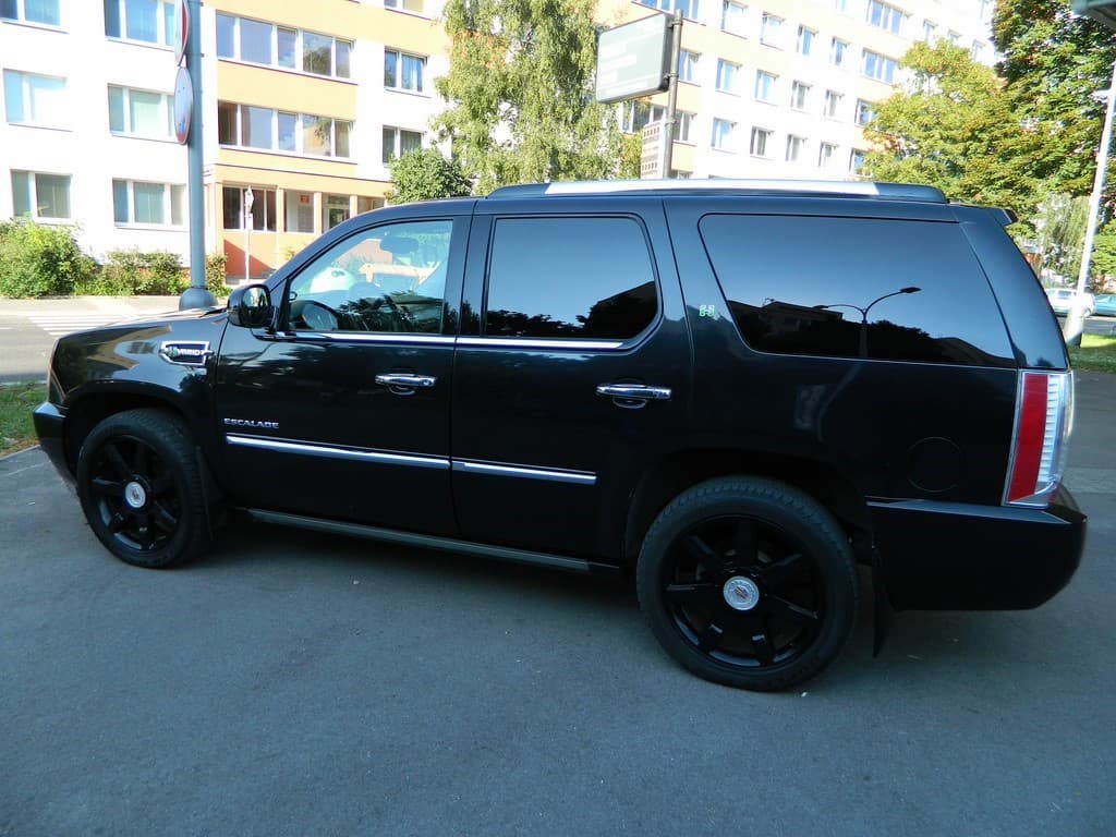 2011 Cadillac ESCALADE - 14